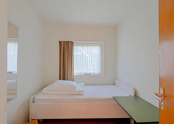 Eenvoudig Zomerhuisje Back To The 70's - Aan Zee Callantsoog