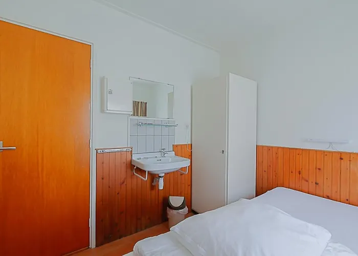 Holiday home Eenvoudig Zomerhuisje Back To The 70's - Aan Zee Callantsoog