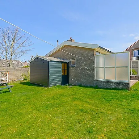 Casa de Férias Eenvoudig Zomerhuisje Back To The 70's - Aan Zee Callantsoog